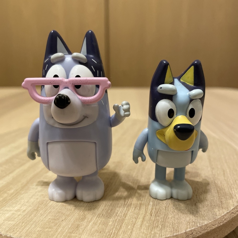 Bluey Nana Grandma & Bluey Figures Lot 2pc Moose Toys